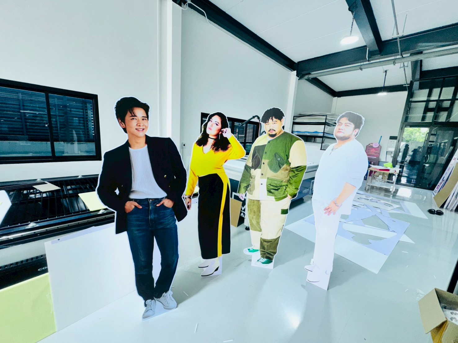 ผลงานสแตนดี้ Standee Studio