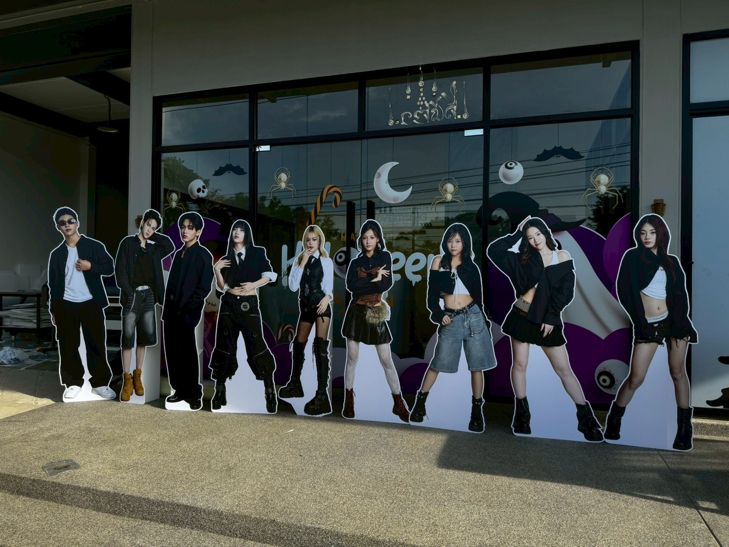 ผลงานสแตนดี้ Standee Studio
